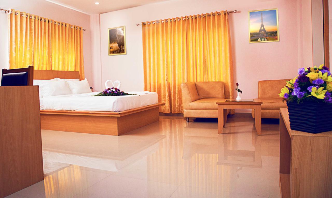 Hotel Rainbow Suites Kannúr Kültér fotó