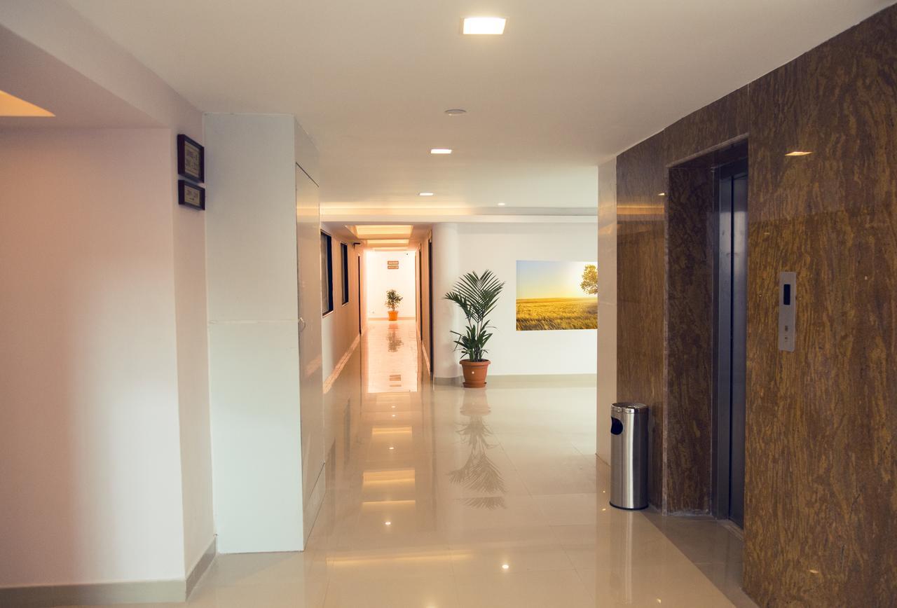 Hotel Rainbow Suites Kannúr Kültér fotó